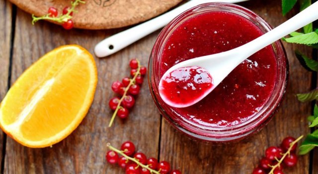 Желе из красной смородины с апельсинами