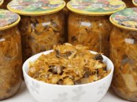 Салат солянка с грибами