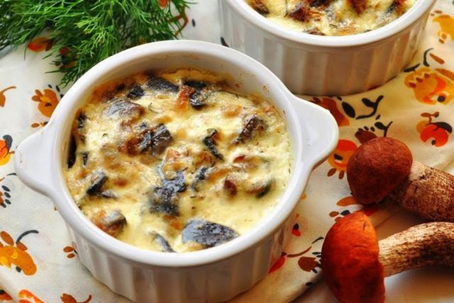 Жюльен с курицей и грибами